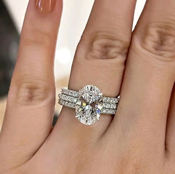 Jewelry - Silver 3pcs Oval Cut Cubic Zirconia ring size 8